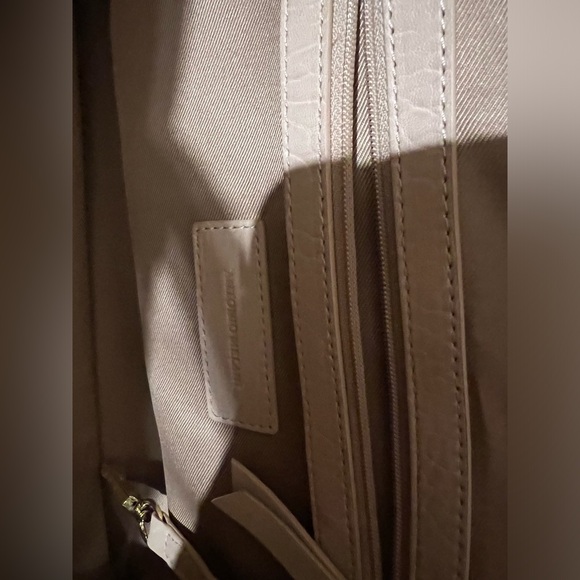 Antonio Melani Bubble leather tote bag, cream blush, NWOT - Picture 4 of 6